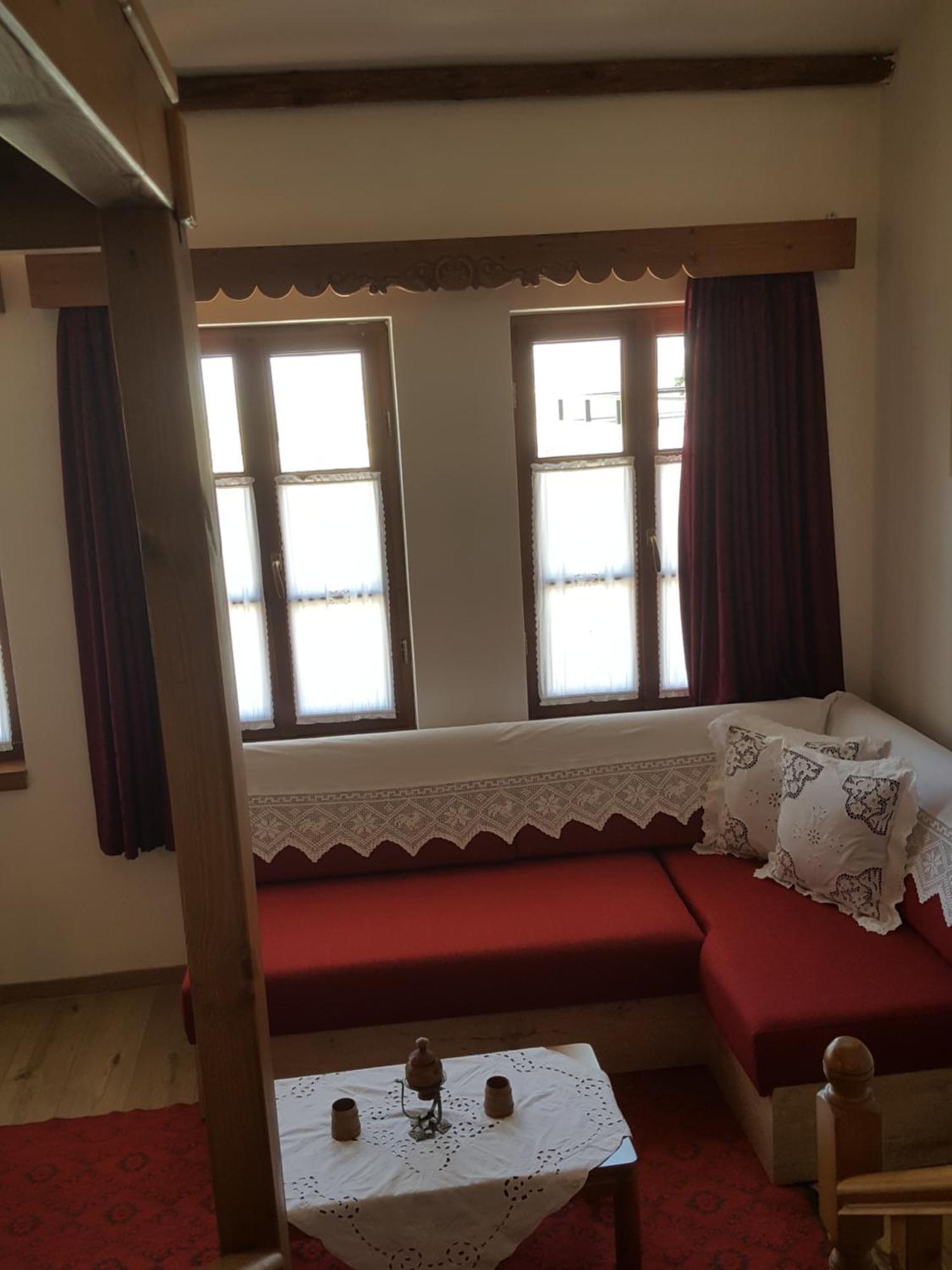 Hotel Gjirokastra Exteriér fotografie